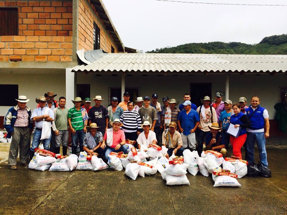 ENTREGA AYUDAS HUANITARIAS VEREDA SAN LORENZO